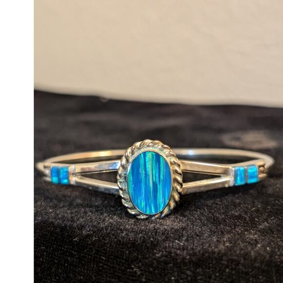 Vintage Mexico Artisan 925 Sterling Blue Opal Doublet Hinged Cuff Bracelet - Picture 2 of 15